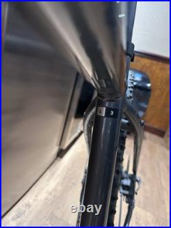 Giant Talon 3 Mountain Bike Large Frame 29 Wheels Shimano Gears Disc Brakes