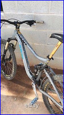 Giant reign medium mountain bike frame and shock only