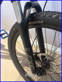 Giant talon 2 mountain bike small frame 27.5 inch wheels