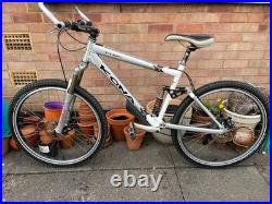Kona kikapu, 18inch frame, 26inch wheels, good condition
