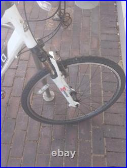 Large size carrera crossfire men's 19 inch frame / 29 wheels. S r suntour