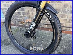 Medium Frame EMTB Mountain Bike 29' Wheels Mondraker Dusk SE 2022