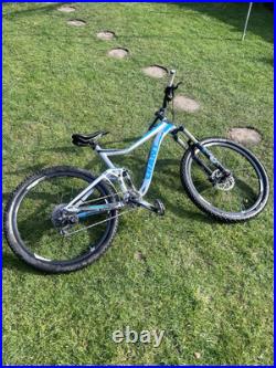 Mountain bike full suspension large frame