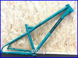 On-One Hello Dave Frame Sea Form Green Large 43cm (wc0002)