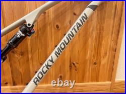 ROCKY MOUNTAIN Element Carbon Mountain Bike Frame Size L ROCKY MOUNTAIN Element Carbon Mountain Bike Frame Size L