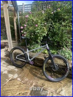 Ribble HT725 Hardtail Mountainbike Steel Frame, Sram, Rockshox, 27.5 Wheels, M