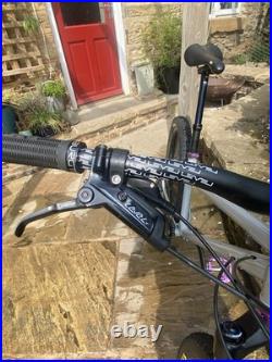 Ribble HT725 Hardtail Mountainbike Steel Frame, Sram, Rockshox, 27.5 Wheels, M