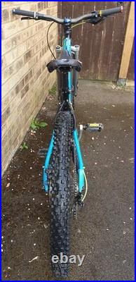 Saracen Mantra Pro mountain bike 15 frame, 26 wheel. Suit tall 10-small 16 yr