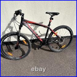 Scott Mountain Bike 26 Inch Wheels 17 1/2 frame amazing condition