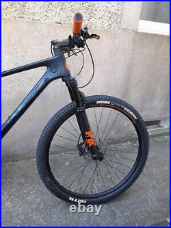 Scott Scale 930 Carbon Mountain Bike. Large frame. Very well looked after