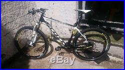Scott scale 720 carbon frame L black/yellowithwhite 27 inch wheels 2015 model