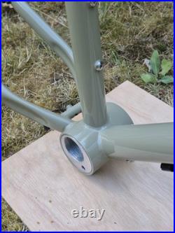 Singular Cycles Gryphon Mk3 frameset, size large, Hope headset and seat clamp