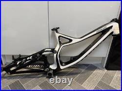 Specialized Demo FSR Carbon Downhill Medium Frame 26 Specialized Demo FSR Carbon Downhill Medium Frame 26