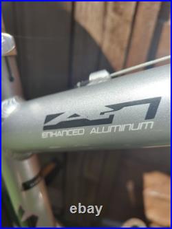 Specialized Hardrock Ladies Mountain Bike Frame Size 15 Excellent Condition