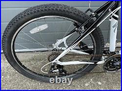 Specialized Hardrock Mountain Bike Size 19 Frame Lightweight Quality Mens