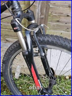 Specialized Hardrock Sport Mountain Bike 13 Frame / 24 Wheels Specialized Hardrock Sport Mountain Bike 13 Frame / 24 Wheels