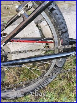 Specialized Hardrock Sport Mountain Bike 13 Frame / 24 Wheels Specialized Hardrock Sport Mountain Bike 13 Frame / 24 Wheels