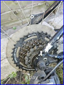 Specialized Hardrock Sport Mountain Bike 13 Frame / 24 Wheels Specialized Hardrock Sport Mountain Bike 13 Frame / 24 Wheels