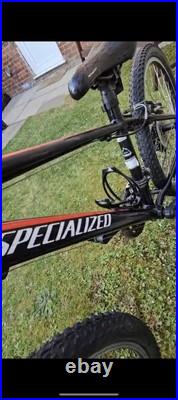 Specialized Hardrock Sport Mountain Bike 13 Frame / 24 Wheels Specialized Hardrock Sport Mountain Bike 13 Frame / 24 Wheels