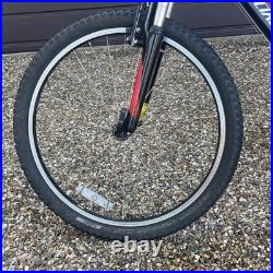 Specialized Hotrock 24-Inch wheel mountain bike. Frame 13 XS. Unisex