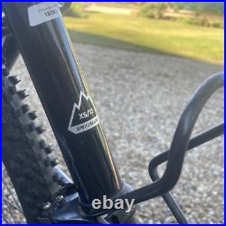 Specialized Hotrock 24-Inch wheel mountain bike. Frame 13 XS. Unisex