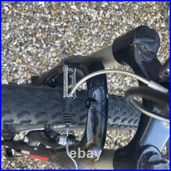 Specialized Hotrock 24-Inch wheel mountain bike. Frame 13 XS. Unisex
