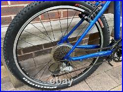 Specialized RockHopper 19 inch frame 26 inch wheels