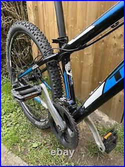 Trek 3700 mountain bike. 13 frame. 26 wheel set