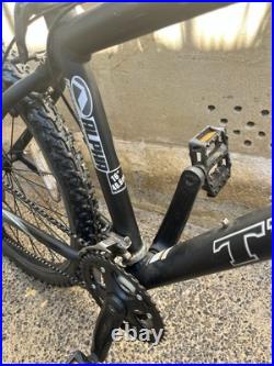 Trek 3900 MOUNTAIN BIKE SILVER AND BLACK 16 FRAME GOOD CONDITION Trek 3900 MOUNTAIN BIKE SILVER AND BLACK 16 FRAME GOOD CONDITION