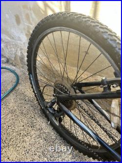 Trek 3900 MOUNTAIN BIKE SILVER AND BLACK 16 FRAME GOOD CONDITION Trek 3900 MOUNTAIN BIKE SILVER AND BLACK 16 FRAME GOOD CONDITION