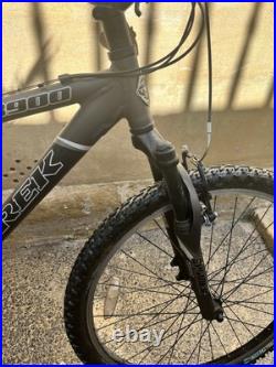 Trek 3900 MOUNTAIN BIKE SILVER AND BLACK 16 FRAME GOOD CONDITION Trek 3900 MOUNTAIN BIKE SILVER AND BLACK 16 FRAME GOOD CONDITION