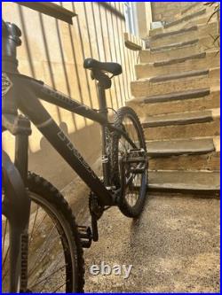 Trek 3900 MOUNTAIN BIKE SILVER AND BLACK 16 FRAME GOOD CONDITION Trek 3900 MOUNTAIN BIKE SILVER AND BLACK 16 FRAME GOOD CONDITION