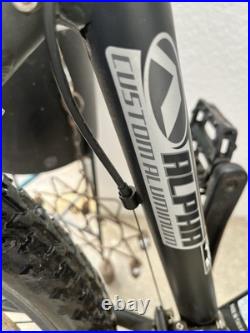 Trek 3900 MOUNTAIN BIKE SILVER AND BLACK 16 FRAME GOOD CONDITION Trek 3900 MOUNTAIN BIKE SILVER AND BLACK 16 FRAME GOOD CONDITION