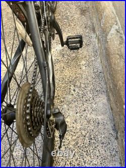 Trek 3900 MOUNTAIN BIKE SILVER AND BLACK 16 FRAME GOOD CONDITION Trek 3900 MOUNTAIN BIKE SILVER AND BLACK 16 FRAME GOOD CONDITION