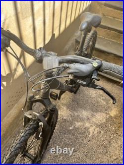 Trek 3900 MOUNTAIN BIKE SILVER AND BLACK 16 FRAME GOOD CONDITION Trek 3900 MOUNTAIN BIKE SILVER AND BLACK 16 FRAME GOOD CONDITION
