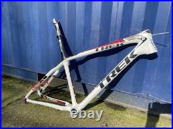 Trek Elite 9.9 SSL Carbon Fibre Hard Tail Frame-Set in White/Black 19.5 NOS