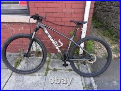 Trek Marlin 5 29in Mountain Bike M Frame Hardtail Mech Disc Black/Grey