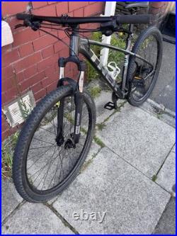 Trek Marlin 5 29in Mountain Bike M Frame Hardtail Mech Disc Black/Grey