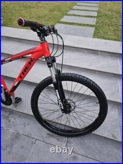 Trek Marlin 5 Men's Mountain Bike 15.5 inch Medium Frame, 26-inch Wheels, Red