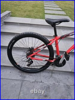 Trek Marlin 5 Men's Mountain Bike 15.5 inch Medium Frame, 26-inch Wheels, Red