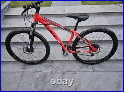 Trek Marlin 5 Men's Mountain Bike 15.5 inch Medium Frame, 26-inch Wheels, Red