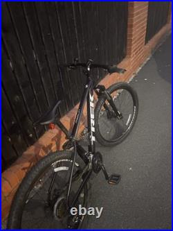 Trek Marlin 5 Mountain Bike Black Size Small a Few Scratches On The Frame Trek Marlin 5 Mountain Bike Black Size Small a Few Scratches On The Frame