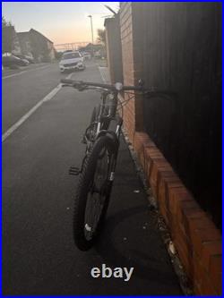 Trek Marlin 5 Mountain Bike Black Size Small a Few Scratches On The Frame Trek Marlin 5 Mountain Bike Black Size Small a Few Scratches On The Frame