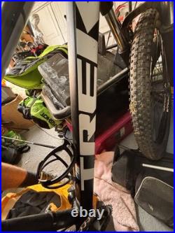 Trek Marlin 5 Mountain Bike Black Size Small a Few Scratches On The Frame Trek Marlin 5 Mountain Bike Black Size Small a Few Scratches On The Frame
