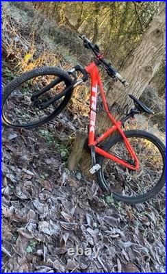 Trek Marlin 5 Small Frame 27.5 inch Wheels Mountain bike