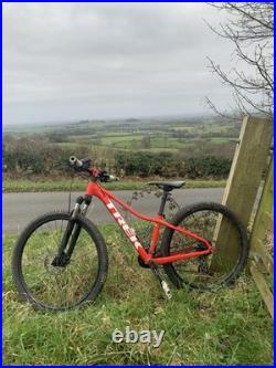 Trek Marlin 5 Small Frame 27.5 inch Wheels Mountain bike