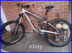 Trek Remedy 7 Enduro Mountain Bike 17 Frame 26 Wheels, Needs Upper Rocker Bolt