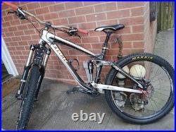 Trek Remedy 7 Enduro Mountain Bike 17 Frame 26 Wheels, Needs Upper Rocker Bolt