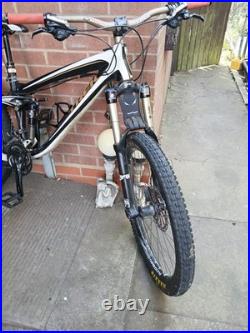 Trek Remedy 7 Enduro Mountain Bike 17 Frame 26 Wheels, Needs Upper Rocker Bolt