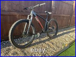 Trek Roscoe 6 Mountain Bike with Hydraulic Brakes and Dropper Post Medium Frame